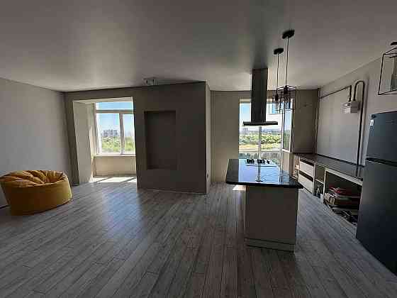 Продається велика 1-кімнатна квартира з гарним краєвидом. Івано-Франківськ