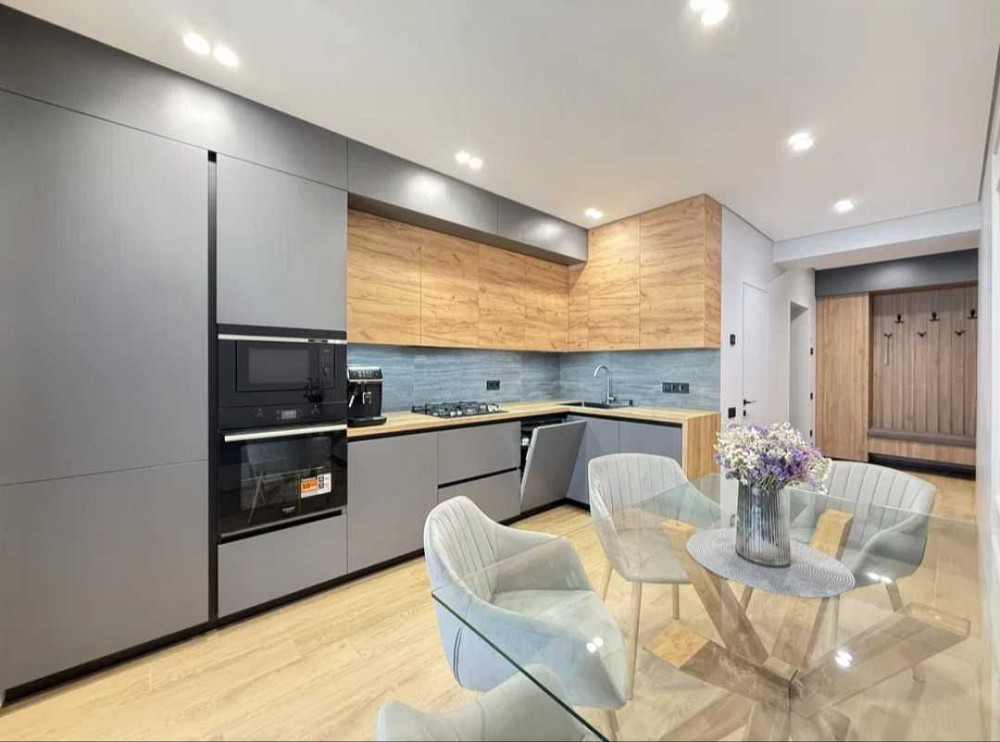 3-Кімнатна 92 кв.м. «На Щасливому» Нова! Сучасна! Якісний Ремонт! Рівне - зображення 1