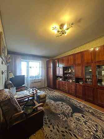 Продається трикімнатна квартира 