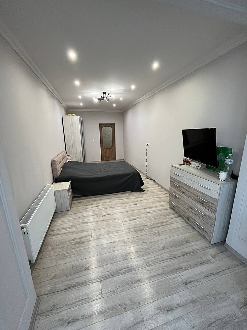 Здається 1кімн.+ Кухня студія в новобудові Ентузіастів Головна Чернівці - зображення 1