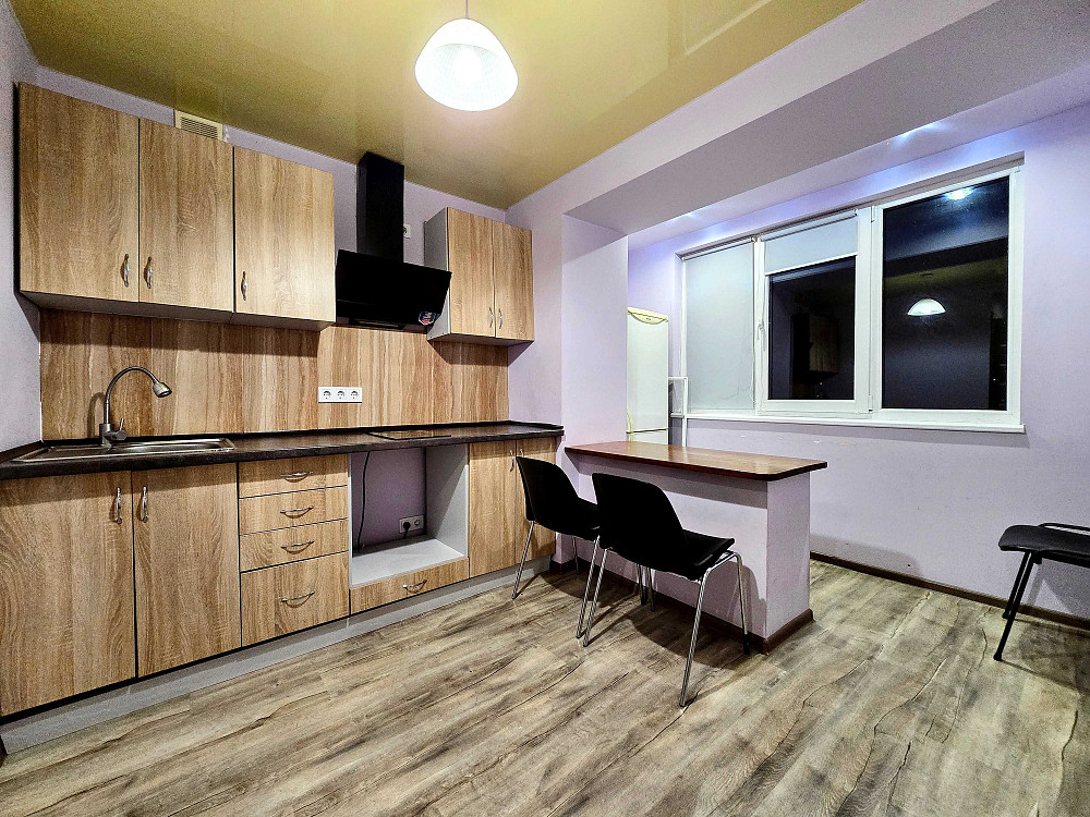 Здається 3-Х кімнатна ЧЕШКА на вул.РОЗИ АУСЛЕНДЕР (Кочубея) Чернівці - зображення 1