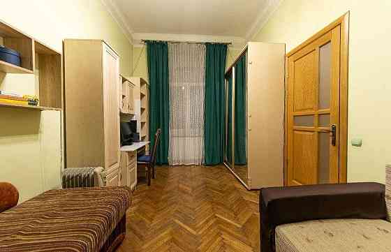 Продаж квартири з приватизованим підвалом у ценрі Львова Львів