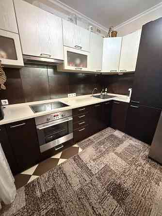 Продам евро 3к квартиру біля набережної Дніпра Киев