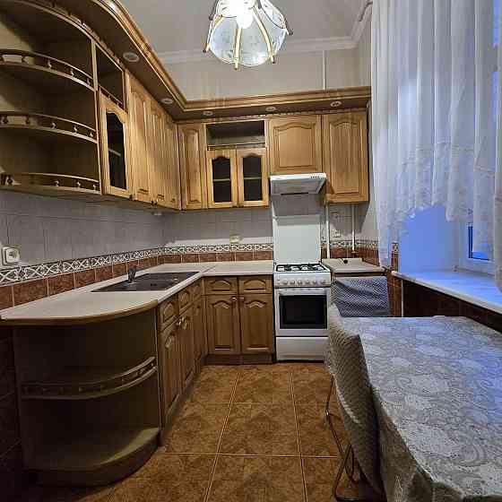 Оренда 3-х кім.кв.-ра , вул.Дмитра Дорошенка 55,м.Печерська,Зіринецька Киев