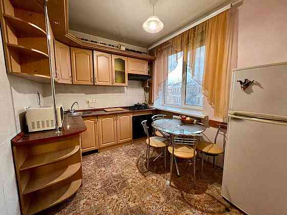 Оренда 3-к. квартири  в Центрі Києва. Вул. Мала Житомирська 10. Киев