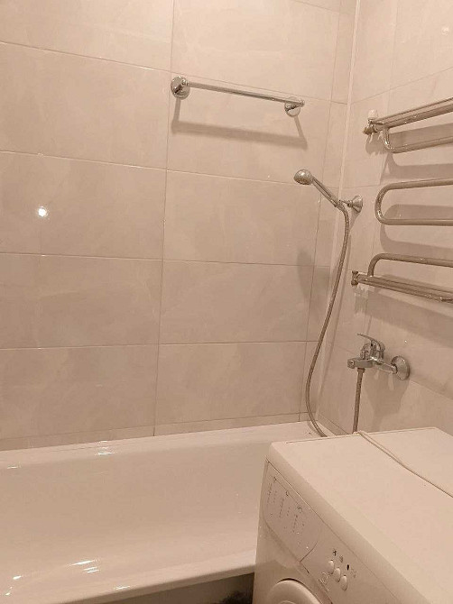 2 кімнатна - автономне опалення, ремонт в центрі - усі меблі і техніка Чернігів - зображення 3