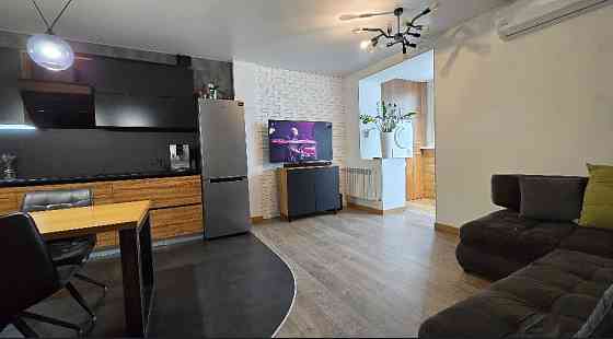 ЖК Рогатинский! Центр Рынок! Продам 2К 77м2+кладовка Харків