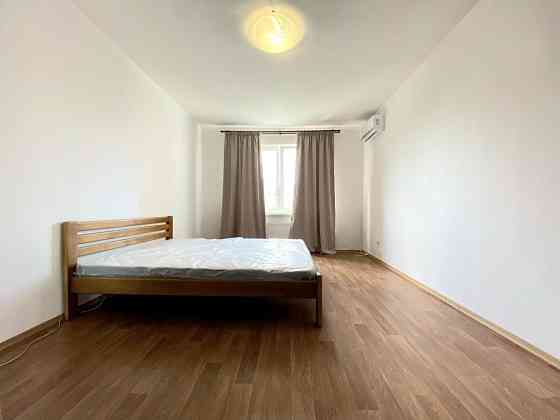 Здановської 85, 1 кімнатна 45м2, м. Іподром 10 хв пішки Киев