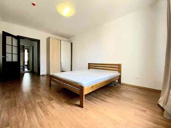 Здановської 85, 1 кімнатна 45м2, м. Іподром 10 хв пішки Киев