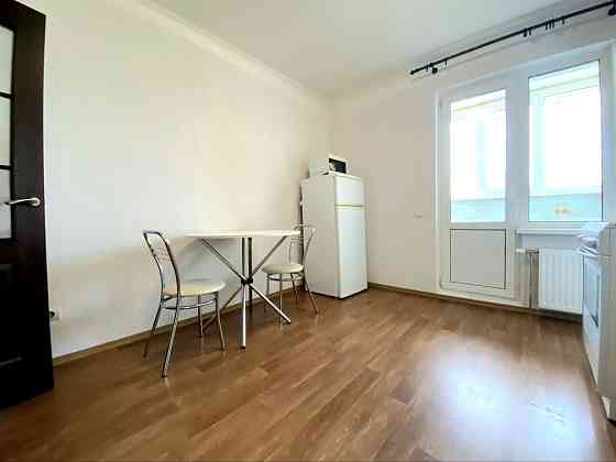 Здановської 85, 1 кімнатна 45м2, м. Іподром 10 хв пішки Киев