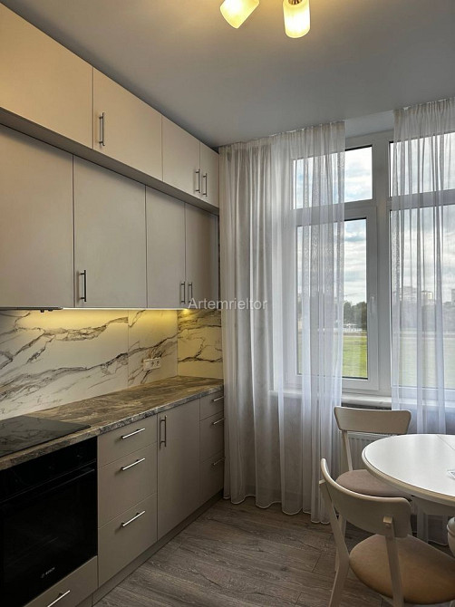 2 комнатная квартира Кадорр Сити 63 Жемчужина Краснова вид на ипподром Одеса - зображення 5