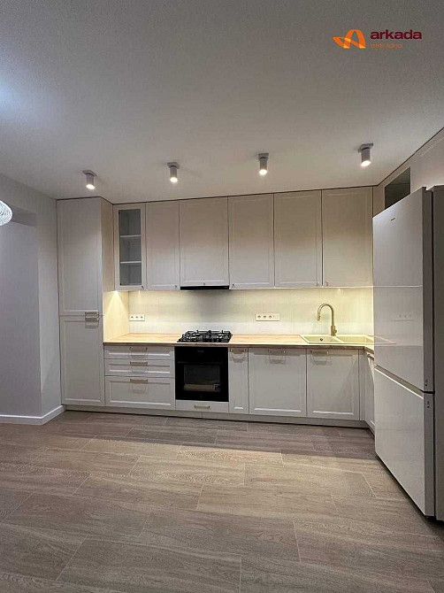 Продаж трикімнатної квартири біля міського озера Івано-Франківськ - зображення 1