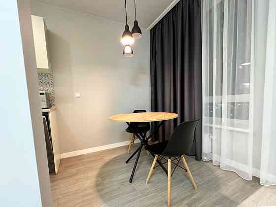 ЖК Славутич, Нова, Оренда 1-к студії 35 м2,  до метро 1 хв. Київ