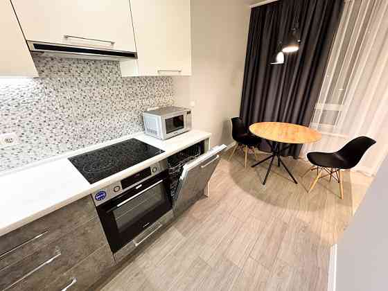 ЖК Славутич, Нова, Оренда 1-к студії 35 м2,  до метро 1 хв. Київ