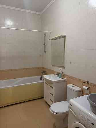 Простора однокімнатна квартира в центрі міста на Великій Васильківські Київ