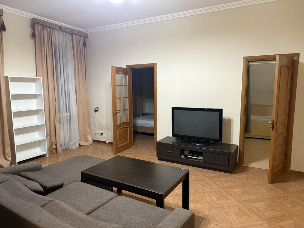 Простора однокімнатна квартира в центрі міста на Великій Васильківські Київ - зображення 4