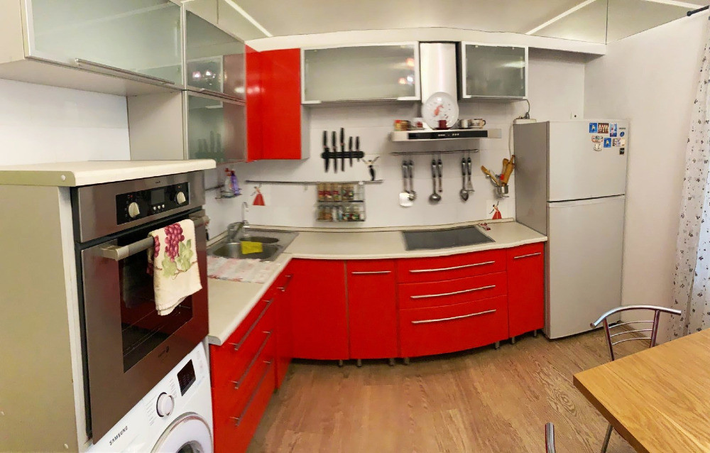 Севастопольська площ Ернста 1кім з меб та техн Київ - зображення 1