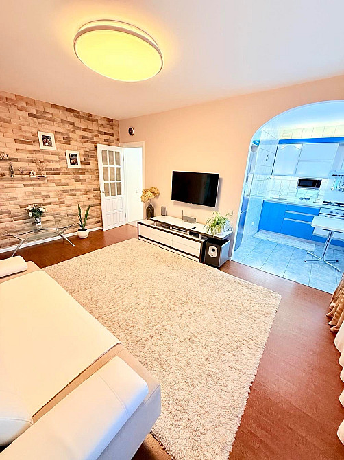 Продам 2 кімнатну квартиру м. КПІ вул.Борщагівська 117 Киев - изображение 1