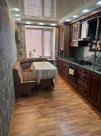 АН продам трехкомнатную квартиру в центре Павлоград