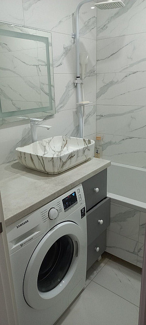 Продам 2-х кімн.квартиру Відродження Луцьк - зображення 2