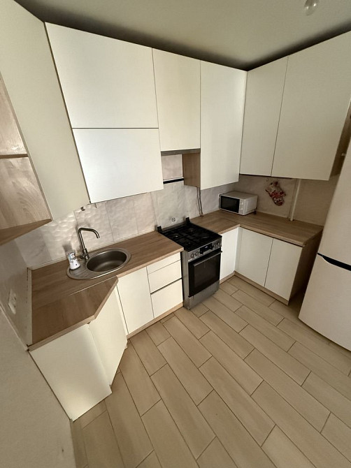 Велика олнокімнатна квартира в ЖК Фаворит, газ, парк Правика/Дубки Ирпень - изображение 6