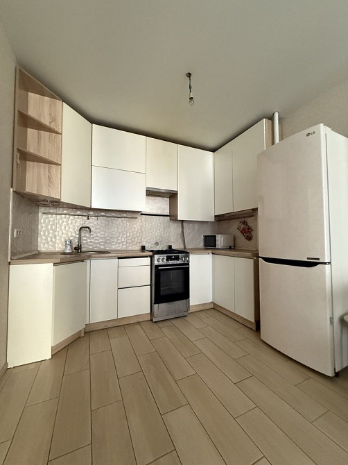 Велика олнокімнатна квартира в ЖК Фаворит, газ, парк Правика/Дубки Ирпень - изображение 7