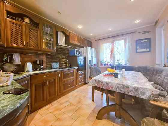 Простора 3-кімнатна квартира 85 м² вул. Урлівська 9 Київ