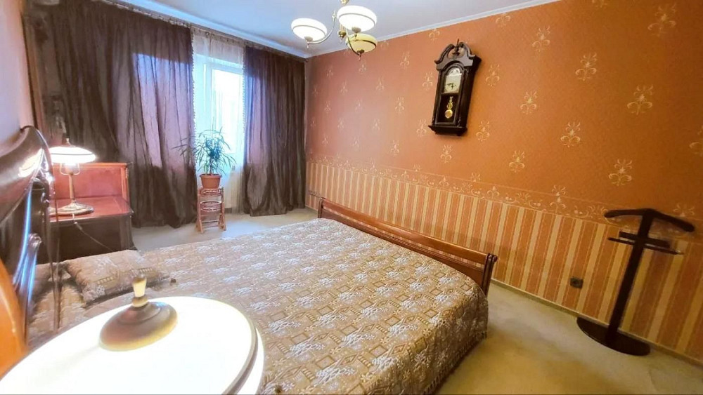 Простора 3-кімнатна квартира 85 м² вул. Урлівська 9 Київ - зображення 4