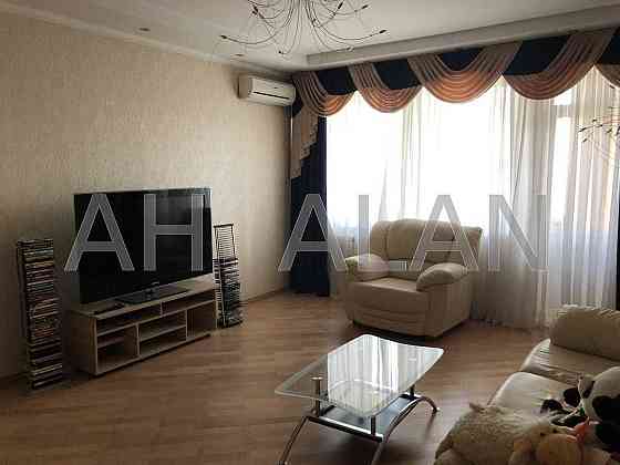 Продається трикімнатна квартира на Бажана 14 Киев
