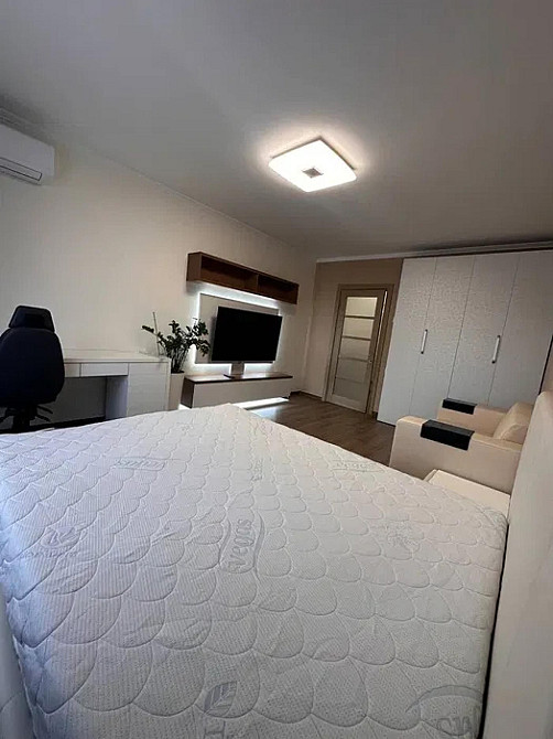 Світла та затишна 3-кімнатна квартира вул. Драгоманова 12-А. Київ - зображення 2