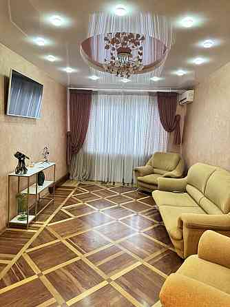 Продаж просторої квартири в центрі міста Васильківське