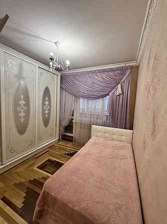 Продаж просторої квартири в центрі міста Васильківське