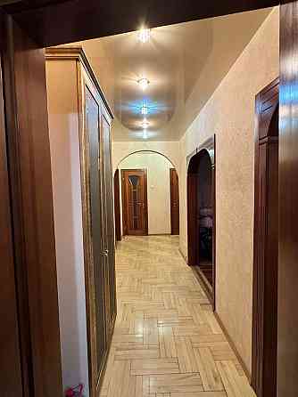 Продаж просторої квартири в центрі міста Васильківське