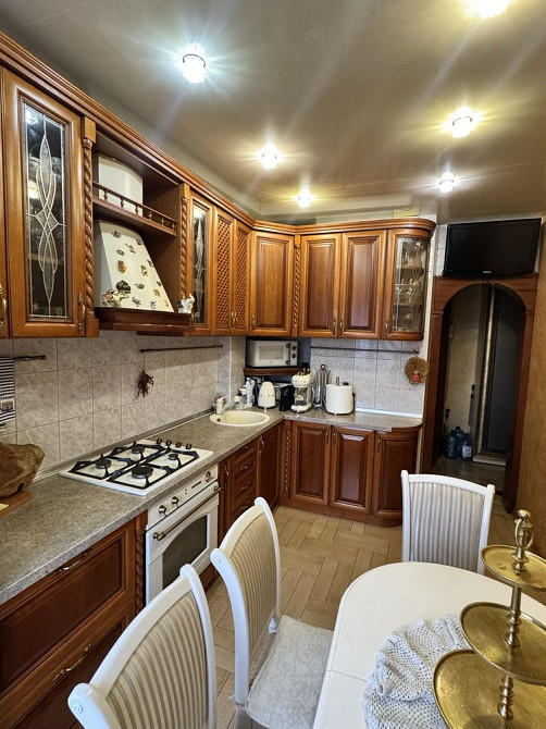 Продаж просторої квартири в центрі міста Васильківське - зображення 2