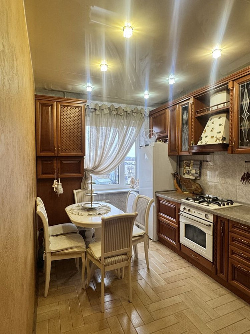 Продаж просторої квартири в центрі міста Васильківське - зображення 1