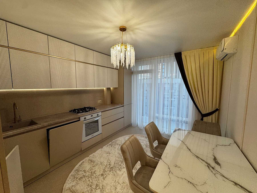 Продам квартиру з дизайнерським ремонтом у ЖК Famaly Plaza Івано-Франківськ - зображення 2