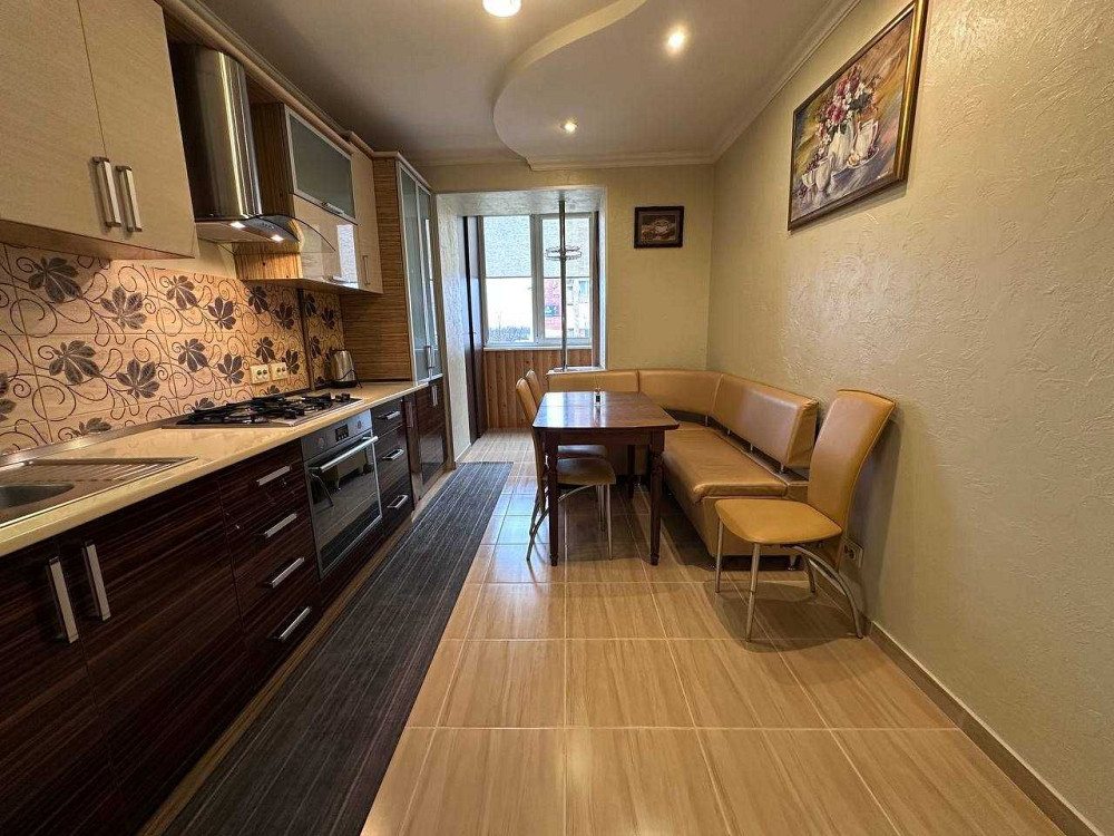 Затишна квартира з меблями, технікою та чудовою інфраструктурою Івано-Франківськ - зображення 2