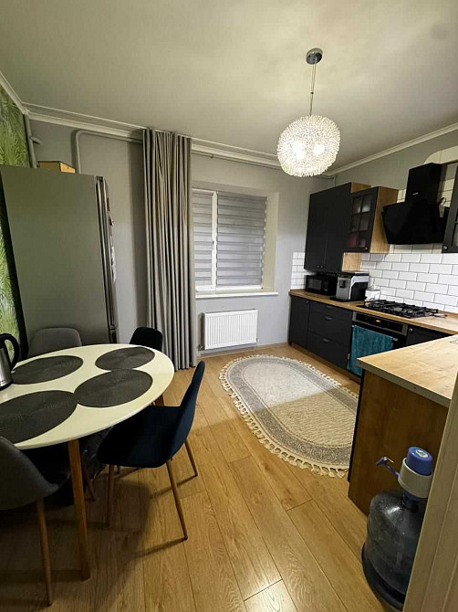 1 кім.квар. в Черноморкі.Новий будинок 48 м2. з ремонтом. Держпрограми Чорноморка - изображение 1