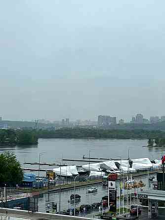 Простора та світла 4-к квартира вид на Дніпро вул. Дніпроська наб. 19 Київ