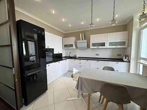 Вид на Дніпро!  Простора та затишна 2-к квартира Миколи Бажана  8-Б Київ