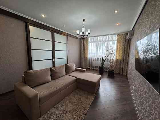 Вид на Дніпро!  Простора та затишна 2-к квартира Миколи Бажана  8-Б Київ