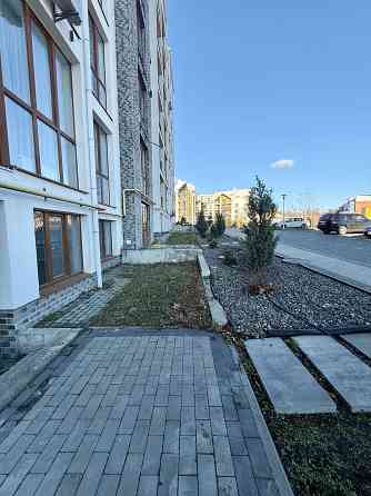 Продаж квартири з власним двориком поруч озером, мінімальне оформлення Гостомель