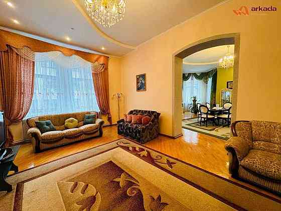 Дворівнева квартира в австрійському будинку по вул. Грушевського Івано-Франківськ