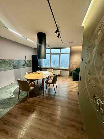 Продаж квартири 2 кімнати Жк Галактика Сверстюка 6д Київ