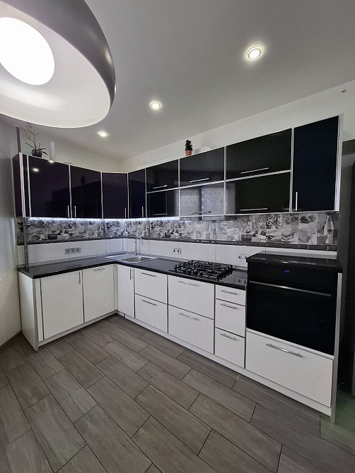 3кв в центрі Ірпеня з ремонтом та меблями+комора в подарунок Ірпінь - зображення 1