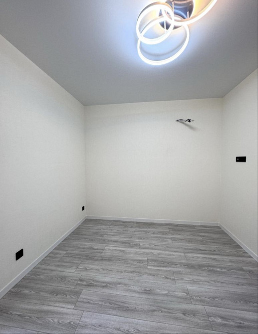 Продається квартира з новий та сучасний ремонт. Поряд парк. Усе нове ! Ірпінь - зображення 2