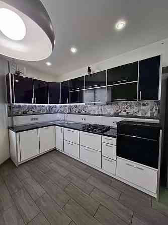 3 кімнатна квартира з ремонтом та меблями Ірпінь