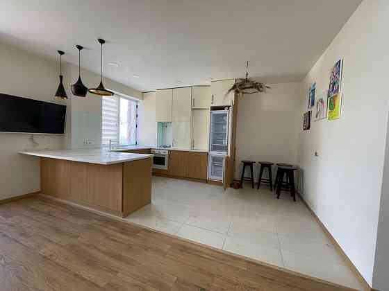 Велика Двух кімнатна квартира Центр Ірпінь Ірпінь