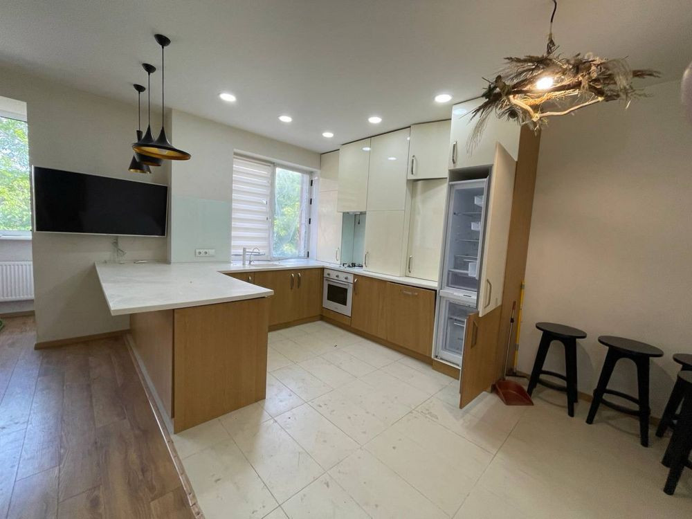 Велика Двух кімнатна квартира Центр Ірпінь Ірпінь - зображення 3