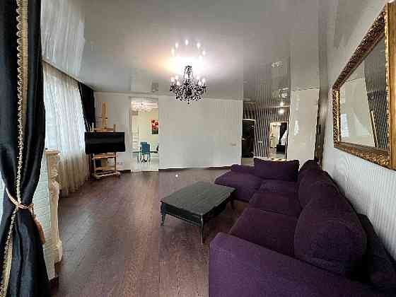 Стильна 2-кімнатна квартира 85 м² з якісним ремонтом вул. М. Гришка 9 Київ